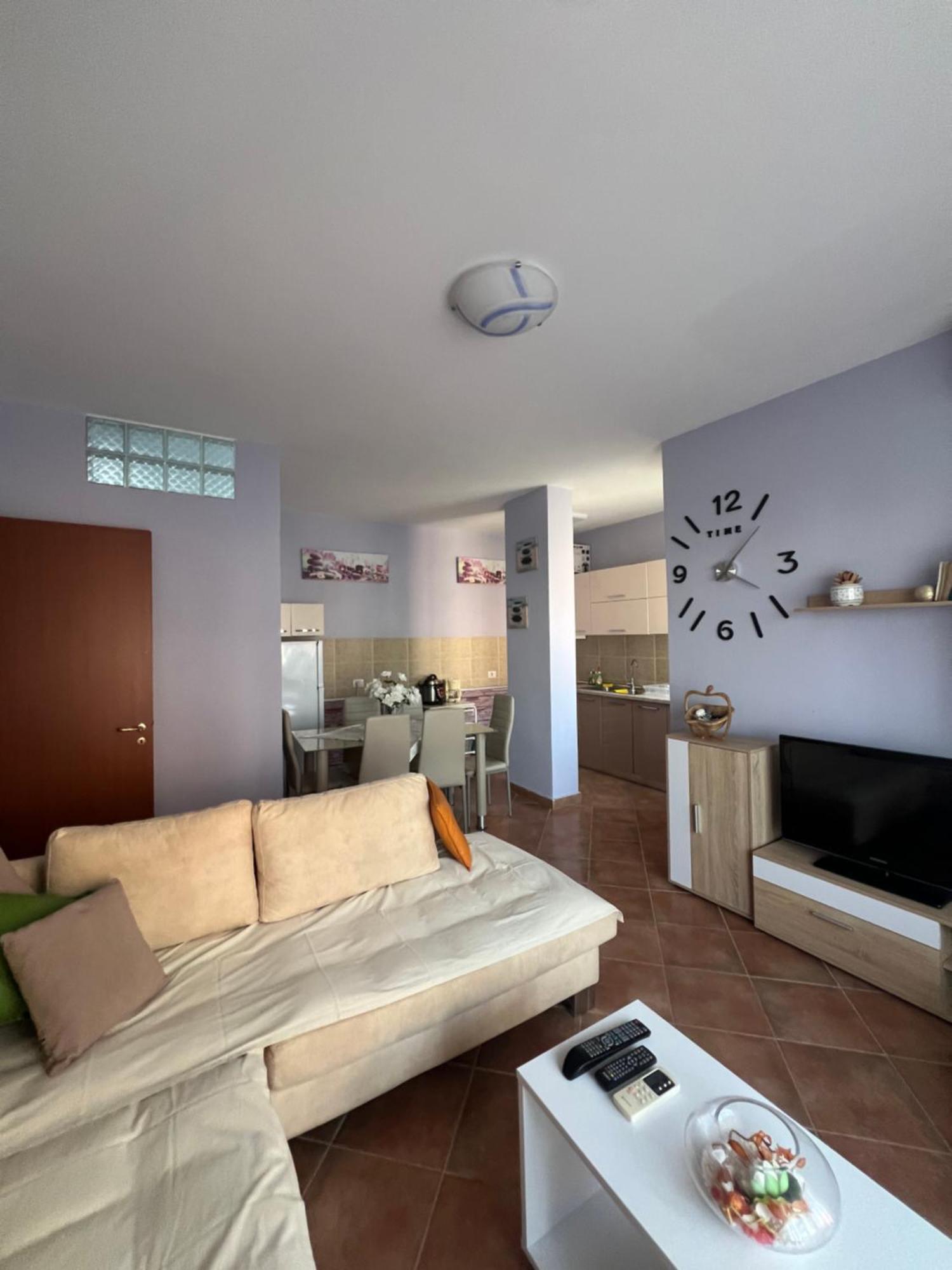 Coastal Comfort Apartament *