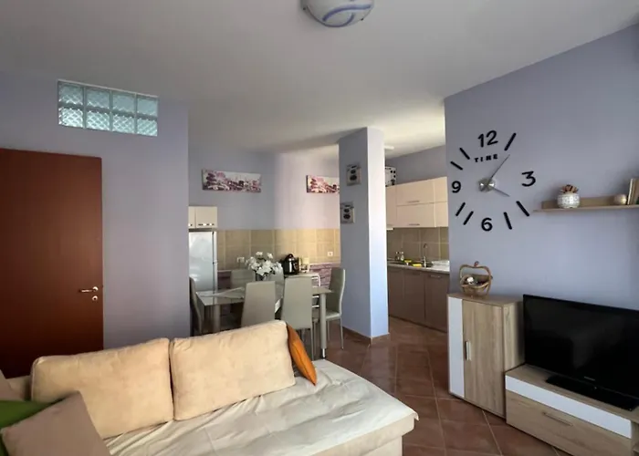 Coastal Comfort Apartment